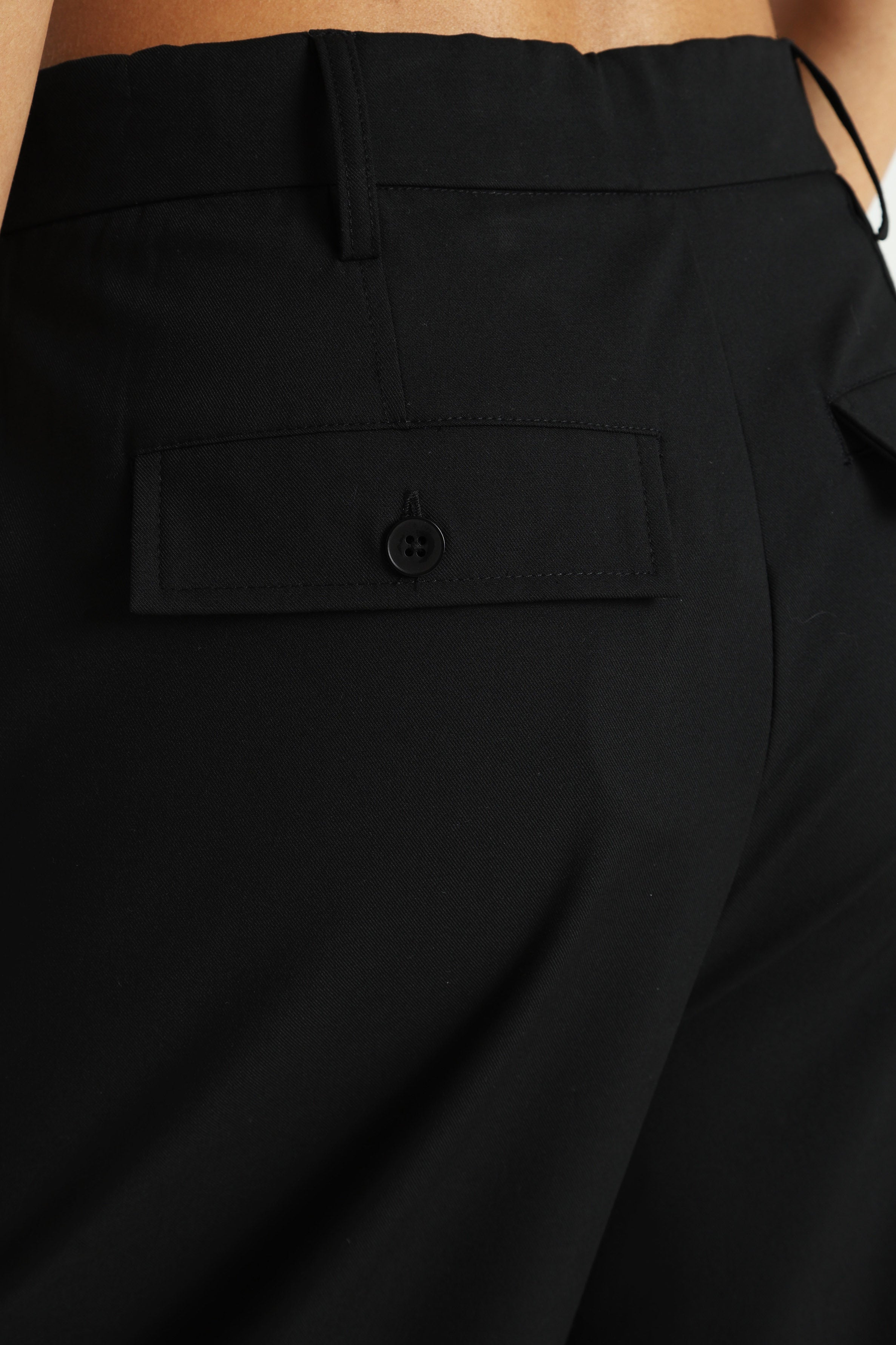 Barrel Fit Stoffhose - Schwarz