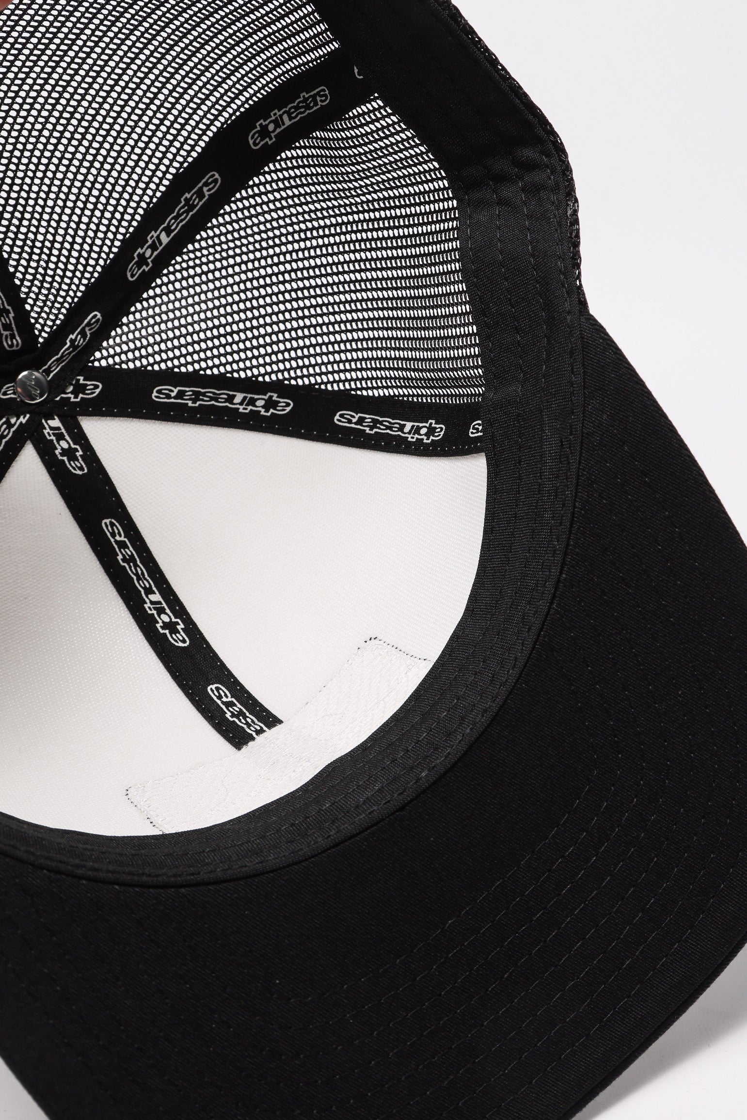 Trucker Cap / Snapback - White