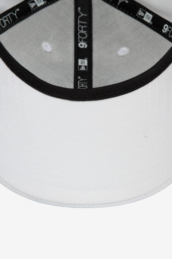 9Forty Cap / Strapback - White + Black