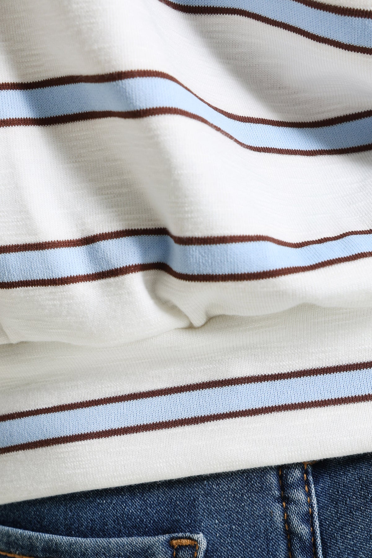 Off Shoulder Langarmshirt - Offwhite + Hellblau + Braun