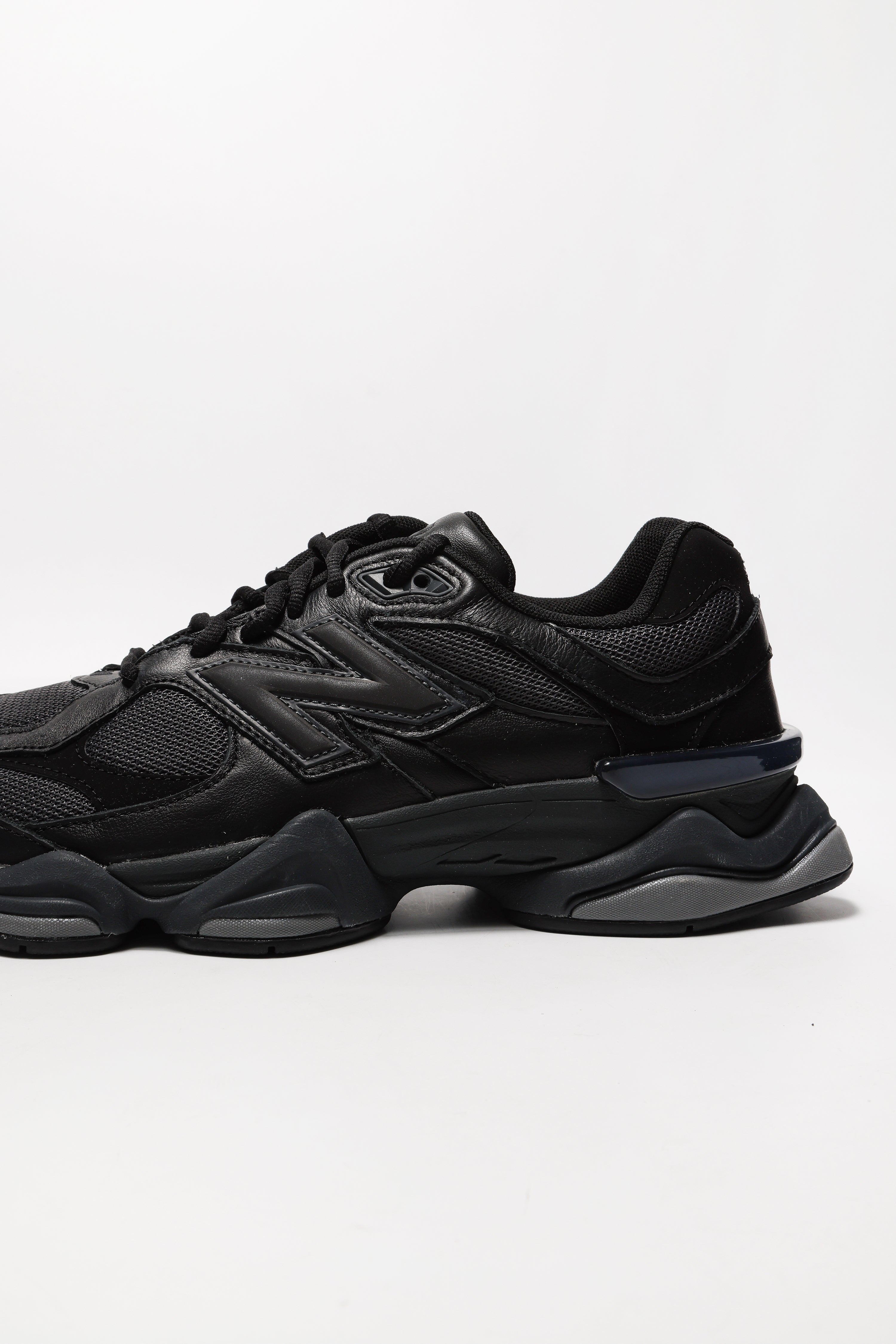 U 9060 Max Min sneakers - Black