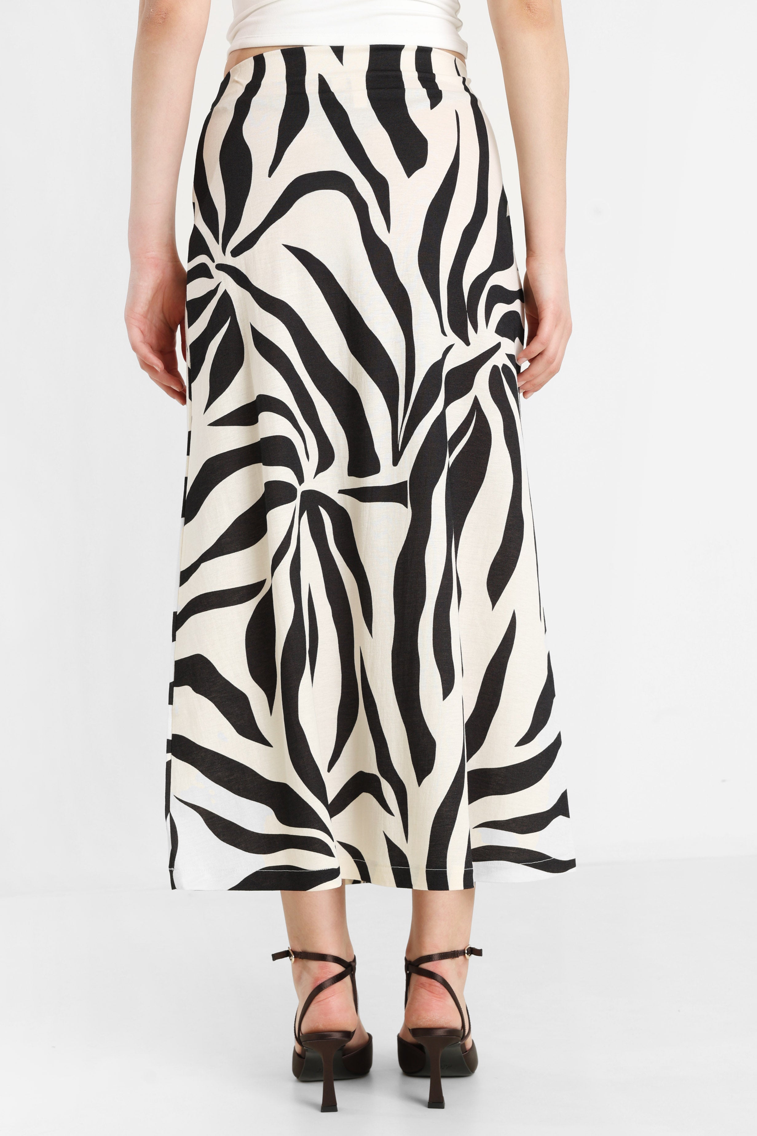 ONLCHIGO long skirt - Beige + Black