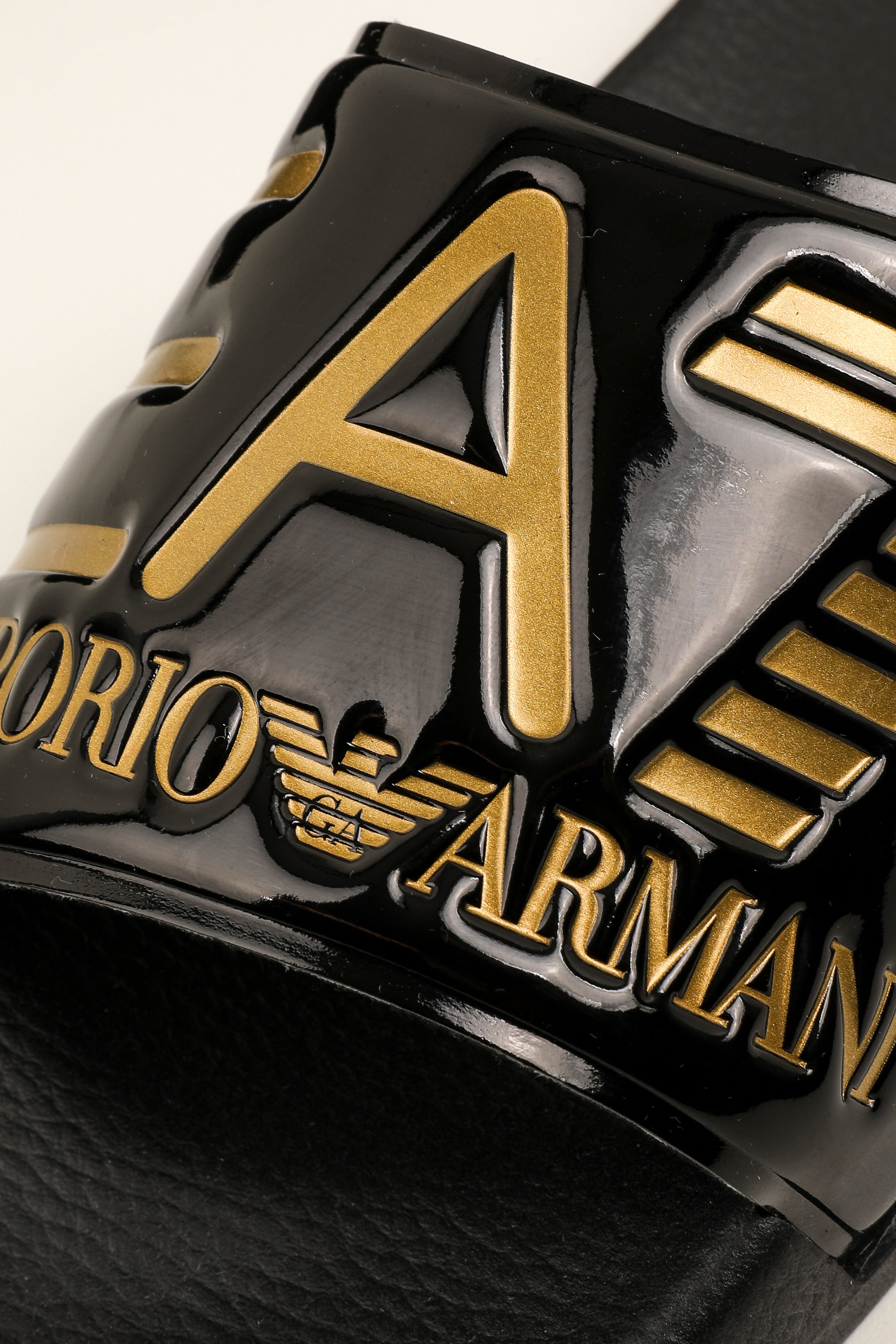 Pantoletten - Schwarz + Goldfarbe